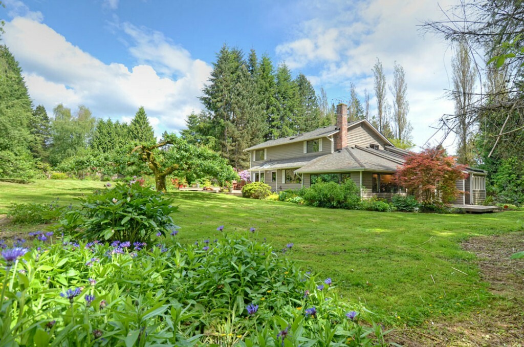 Property Photo:  16034 162nd Place NE  WA 98072 