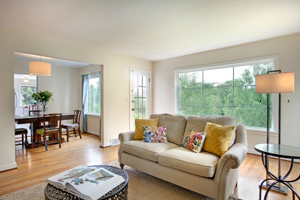 Property Photo: 2907 Montlake Blvd E WA 98112