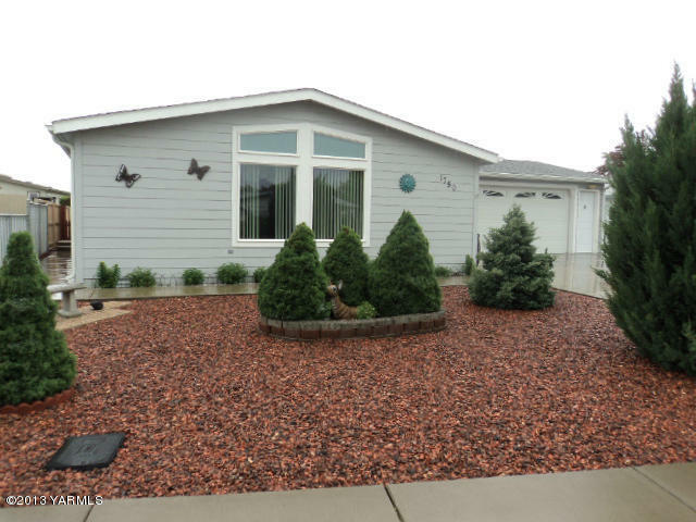 Property Photo:  1750 S 68th Ave  WA 98908 