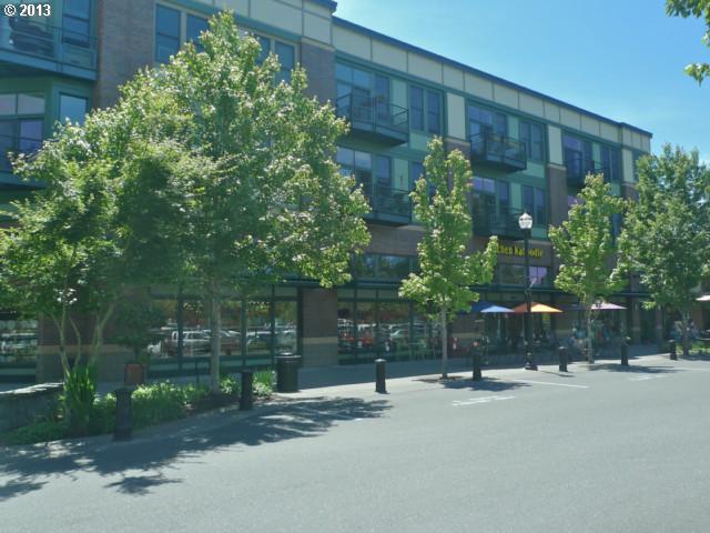Property Photo:  1425 NE 61st Ave 206  OR 97124 