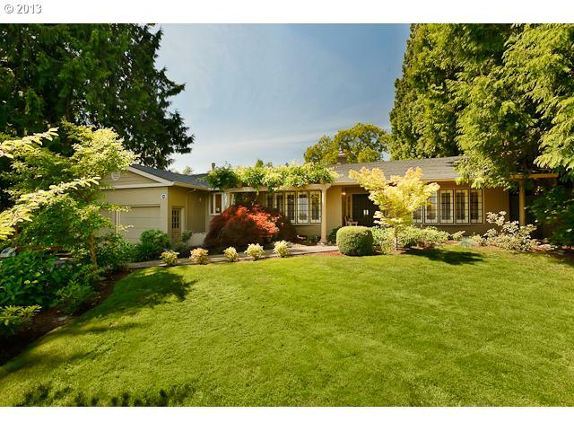 Property Photo: 6785 SW Canyon Dr OR 97225