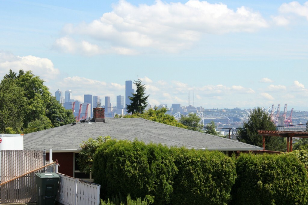 Property Photo: 3119 SW Genesee St WA 98126