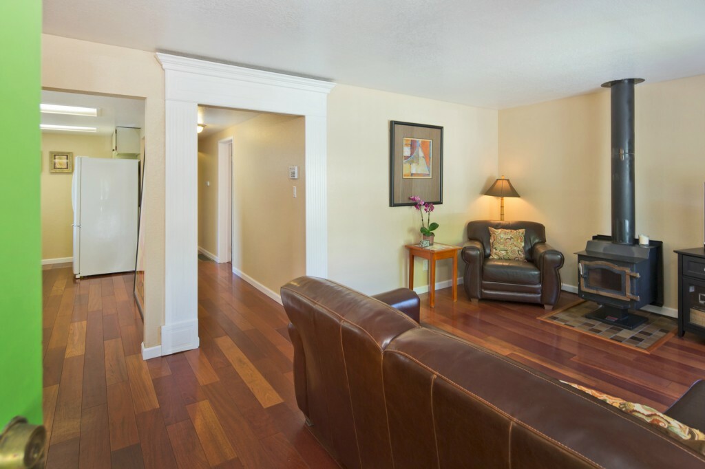 Property Photo: 2829 E Arthur Place WA 98112