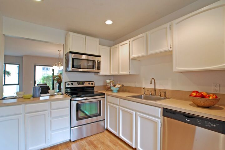 Property Photo: 1610 103rd Ave NE S2 WA 98004