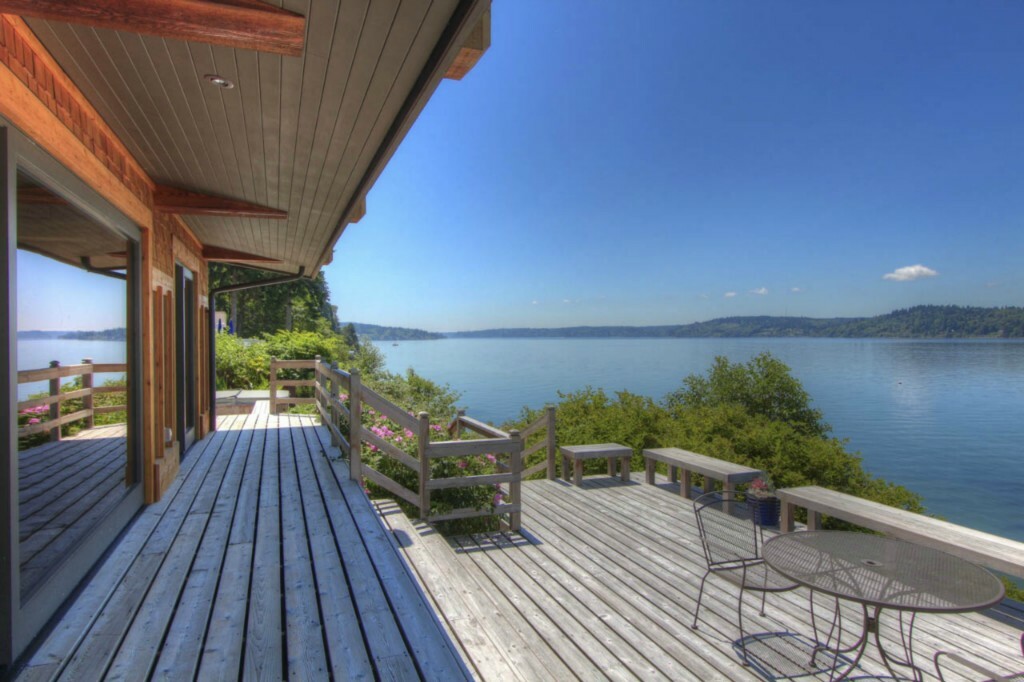 Property Photo:  11061 Patten Lane SW  WA 98070 