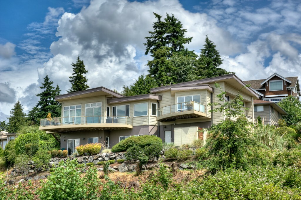 Property Photo:  731 Bell St  WA 98020 