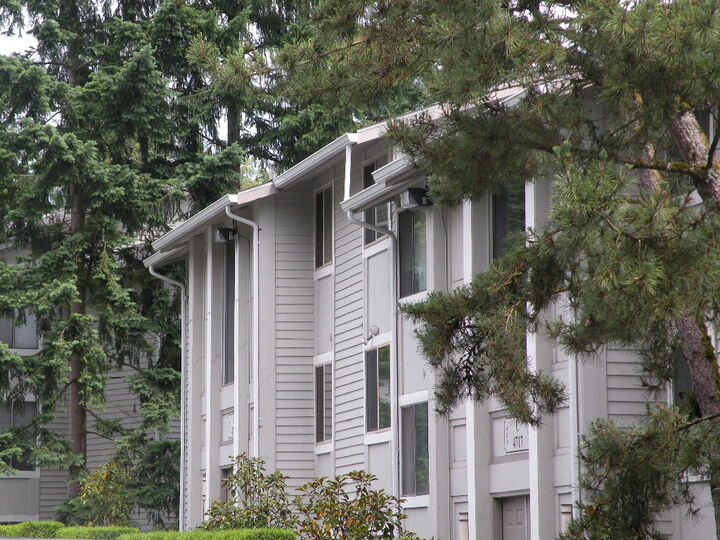 Property Photo:  4717 W Lake Sammamish Pkwy SE C304  WA 98027 