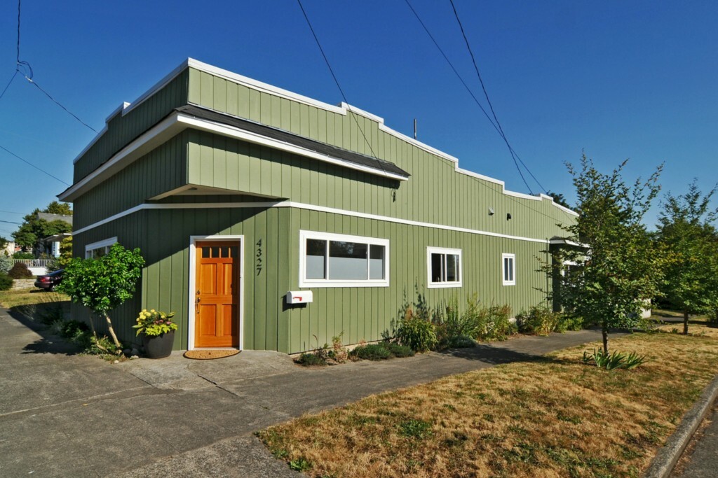 Property Photo:  4327 SW Brandon St  WA 98136 