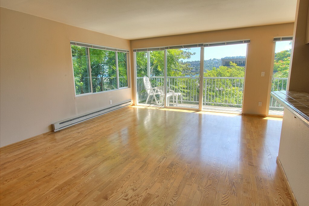 Property Photo:  762 Hayes St 31  WA 98109 