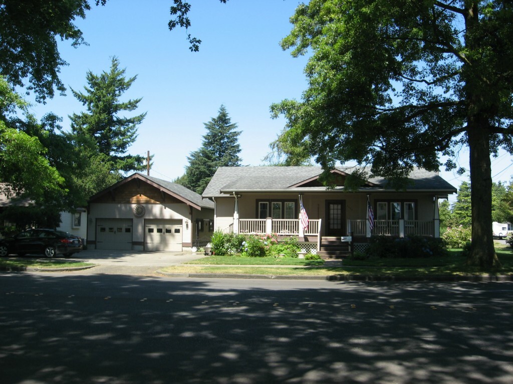 Property Photo: 1400 Front St WA 98264