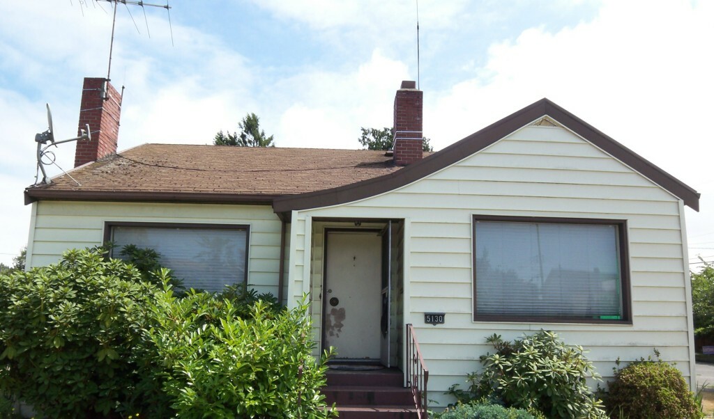 Property Photo:  5130 15th Ave S  WA 98108 