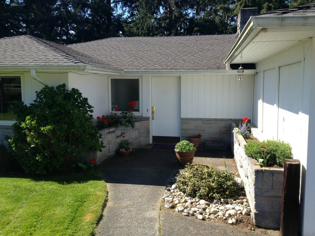 Property Photo:  16749 31st Ave SW  WA 98166 