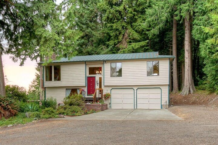 Property Photo: 10139 Fay Rd NE WA 98014