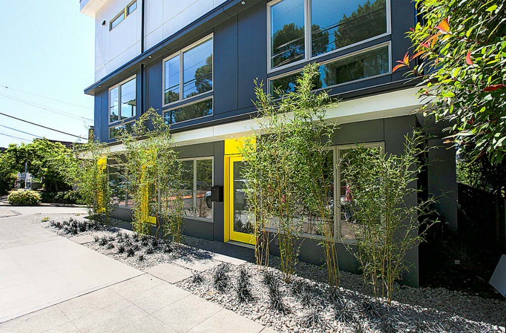 Property Photo:  5201 Phinney Ave N C  WA 98103 