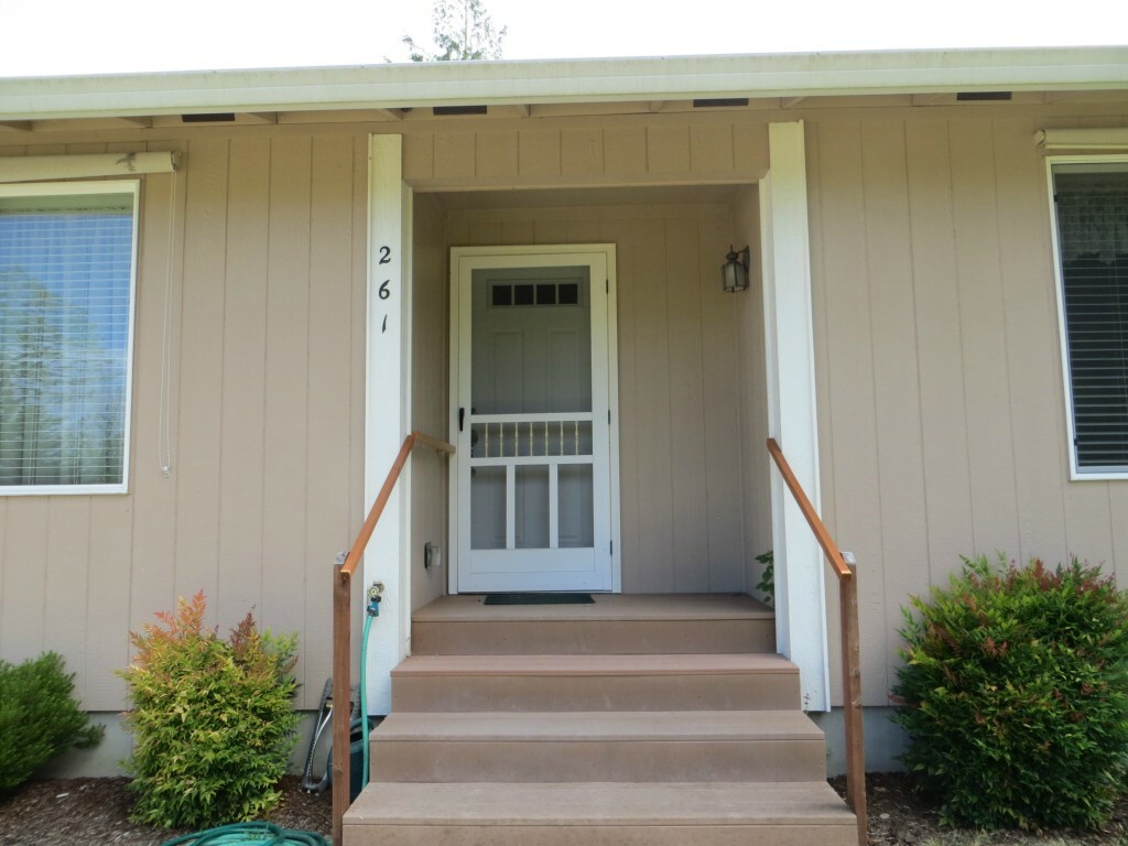 Property Photo:  261 SE Fuchsia Ave  WA 98585 