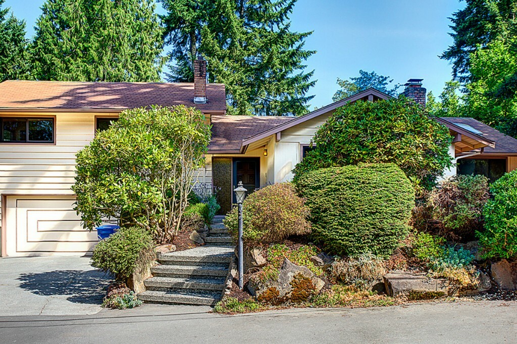 Property Photo:  3506 NE 187th St  WA 98155 