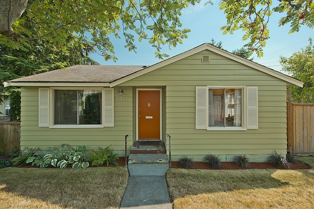 Property Photo:  1419 SW Cambridge St  WA 98106 