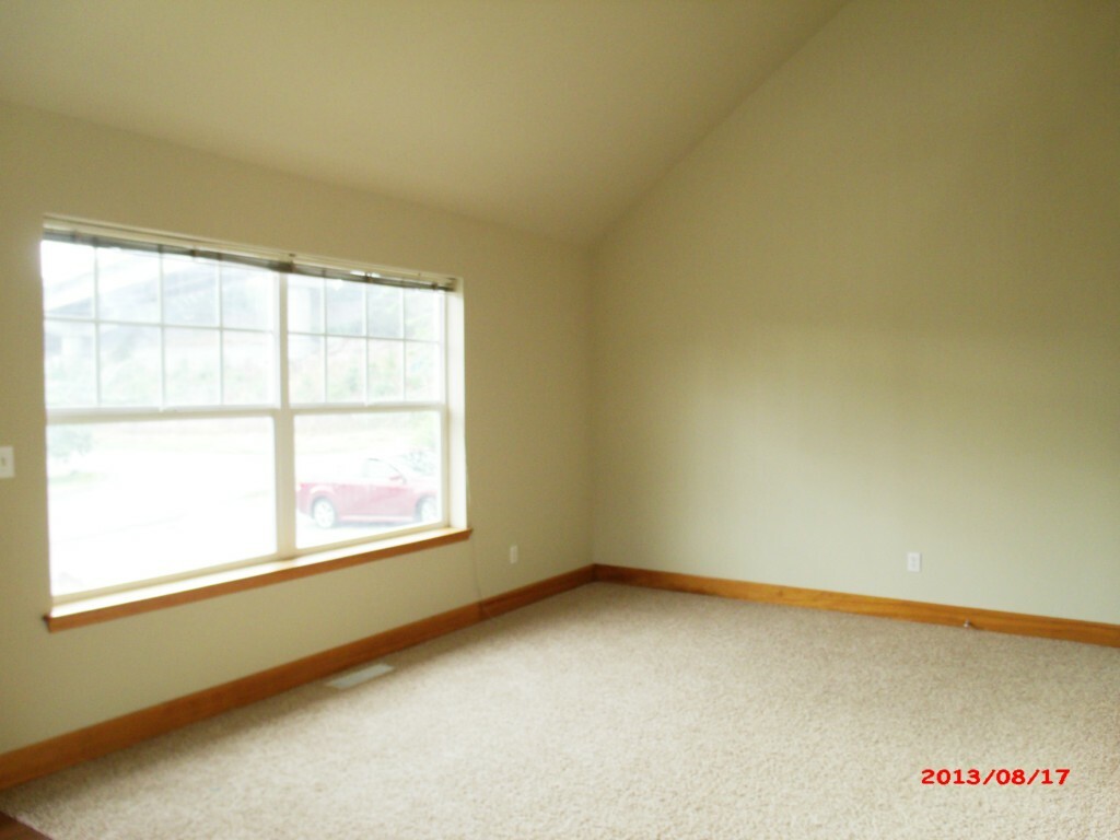 Property Photo:  2115 43 St SE  WA 98203 