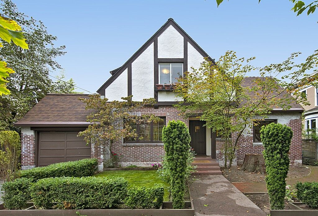 Property Photo: 614 35th Avenue WA 98122