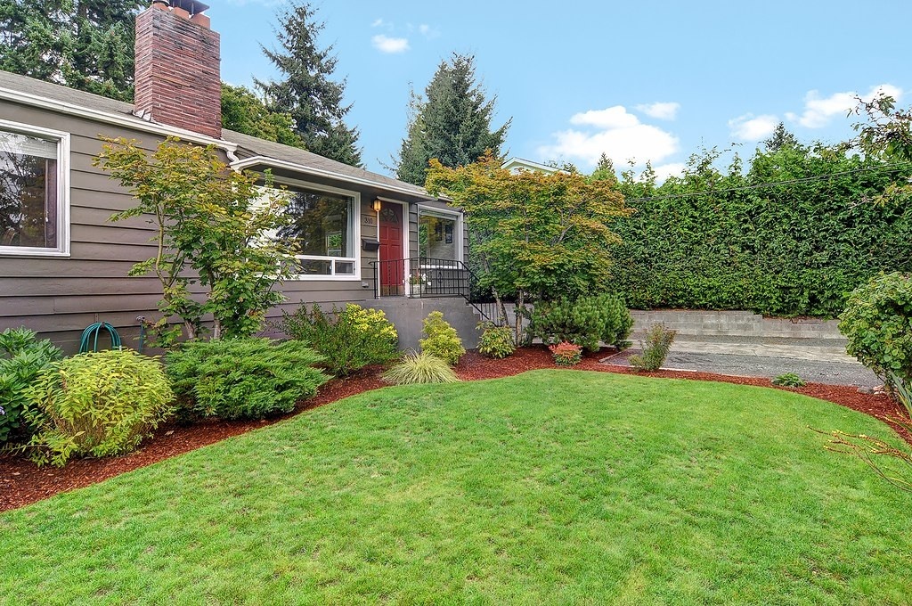 Property Photo: 310 NE 158th St WA 98155