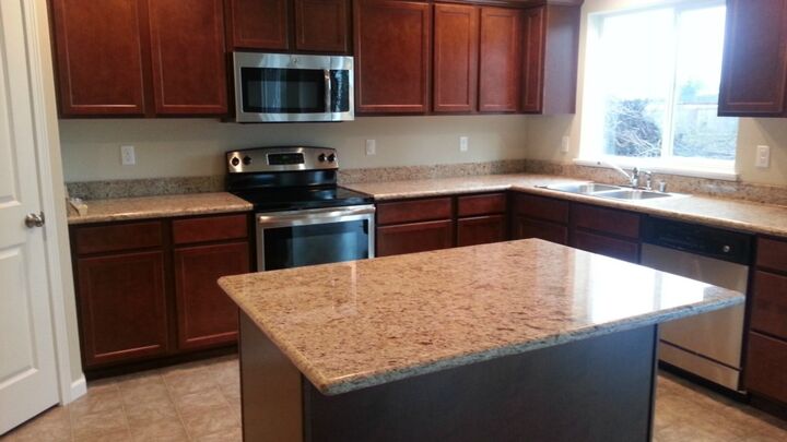 Property Photo: 105 Oak Ct SE WA 98576