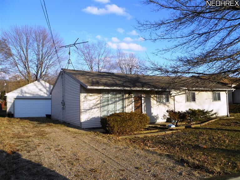 Property Photo:  10284 Wellington Road  OH 44241 
