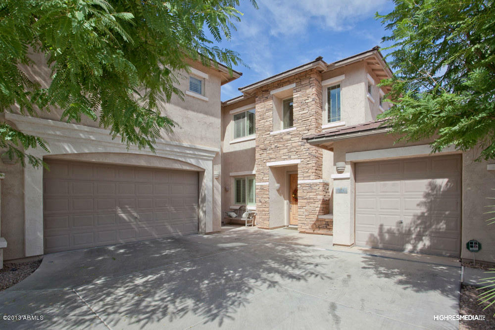 Property Photo:  642 E Torrey Pines Place  AZ 85249 