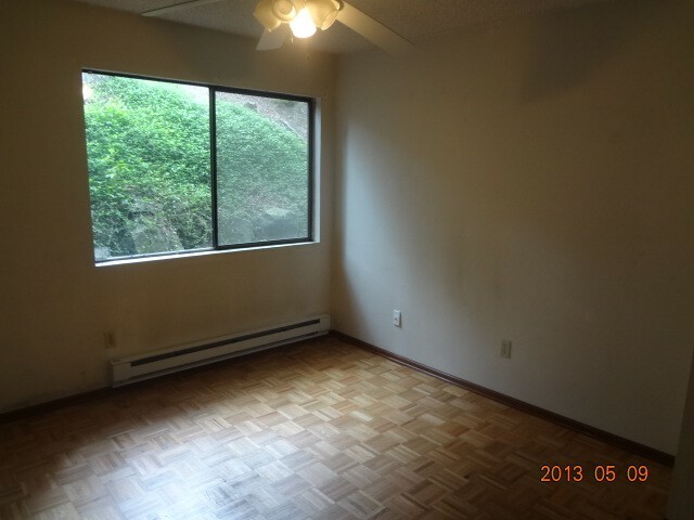 Property Photo:  12517 NE 23rd Place B2  WA 98005 