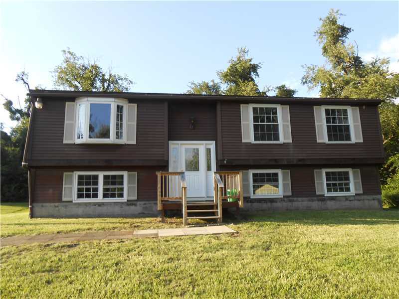 Property Photo:  614 Crabapple Lane  PA 15688 