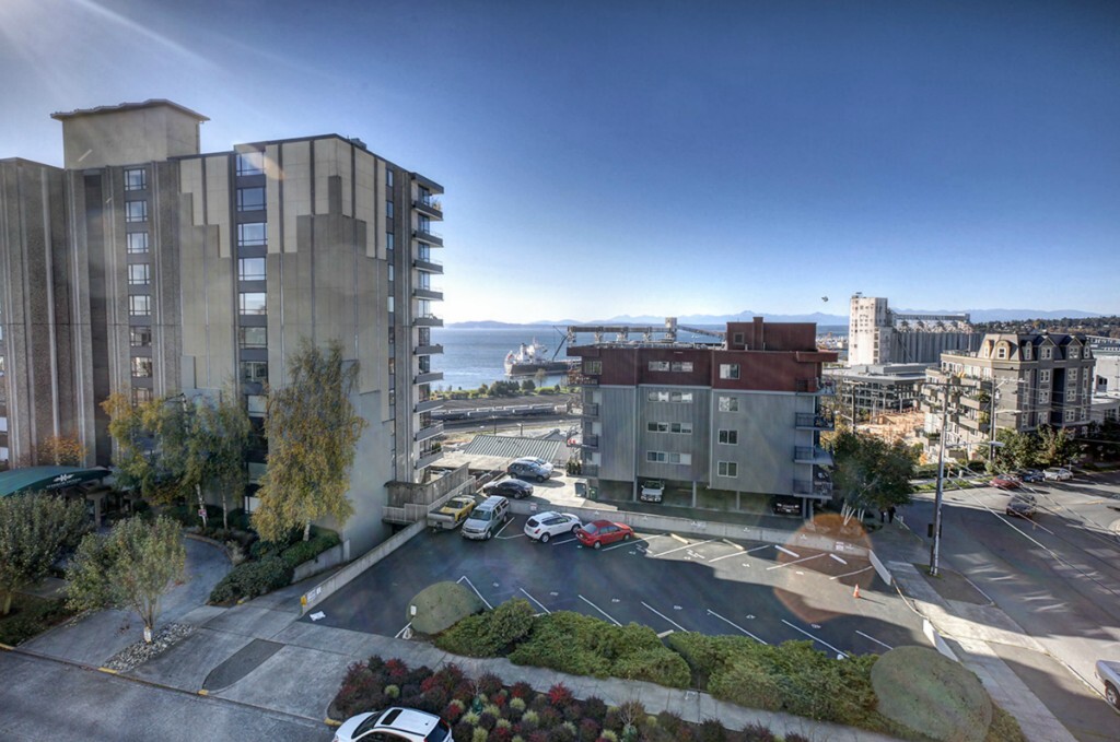 Property Photo: 415 W Mercer St 602 WA 98119