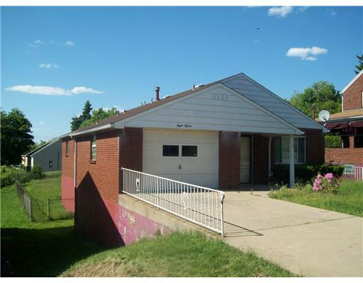 Property Photo:  815 Maple St  PA 15122 