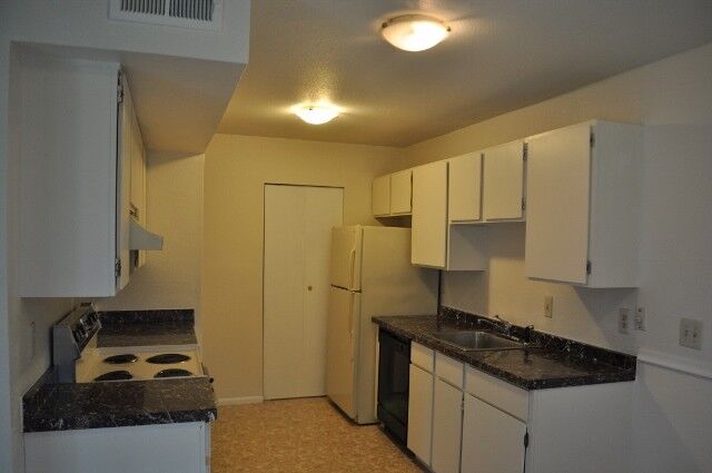 Property Photo: 7310 NE 142nd Place 2B WA 98034