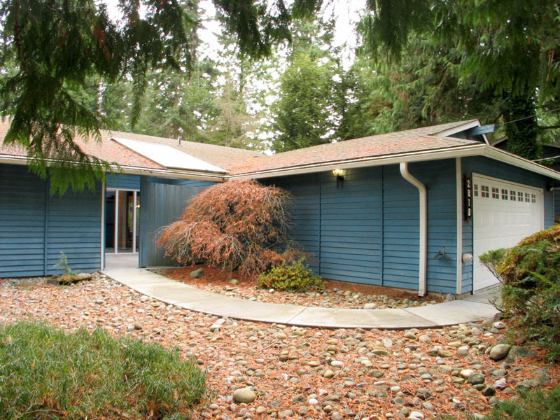 Property Photo: 2818 NE 203rd St WA 98155