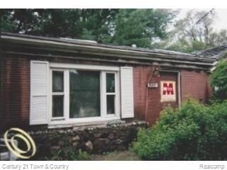 Property Photo:  3084 Gerald Avenue  MI 48307 