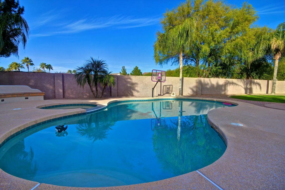 Property Photo:  2918 E Estrella Court  AZ 85296 
