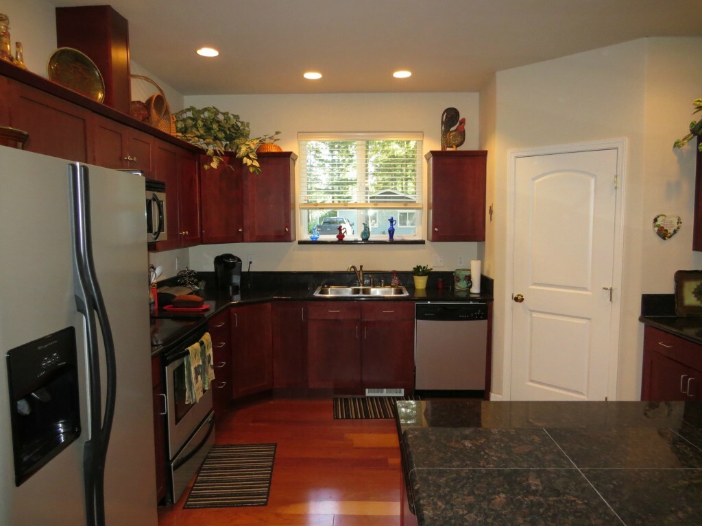 Property Photo: 270 E Michelle Dr WA 98592