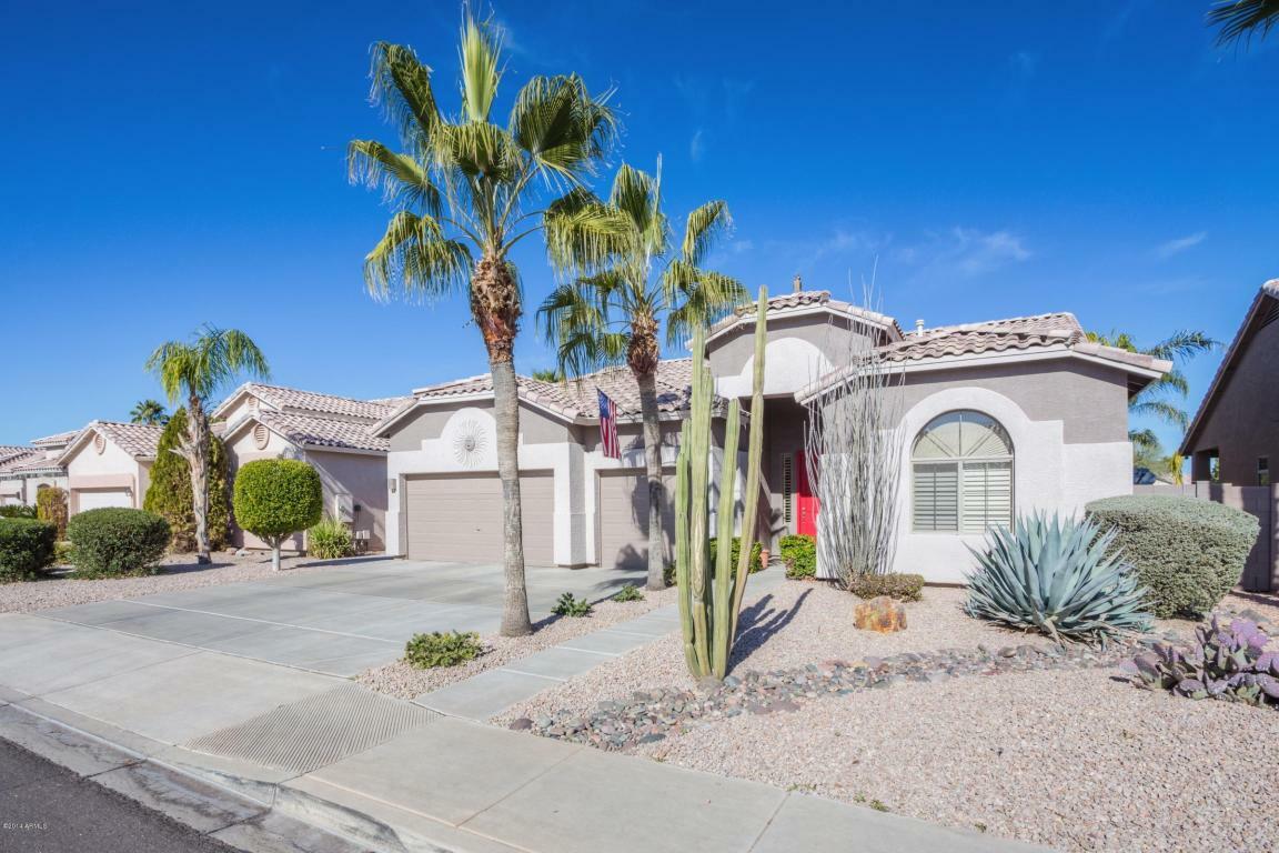 Property Photo:  918 W Juniper Avenue  AZ 85233 