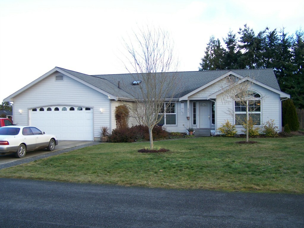 Property Photo:  61 Juanita Ct  WA 98382 