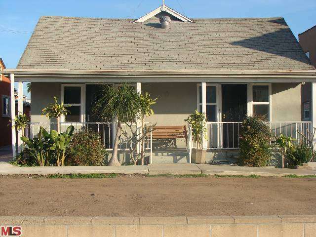 Property Photo:  1364 Keniston Ave  CA 90019 