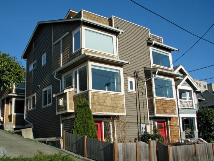 312 W Olympic Place C  Seattle WA 98119 photo