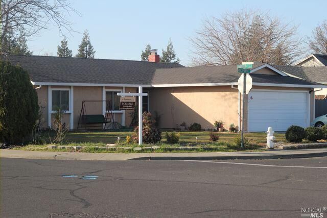 Property Photo:  142 142 Rockport Court  CA 95687 