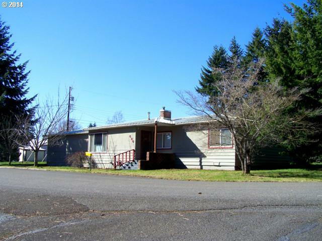 Property Photo:  890 NE Stauch Ave  WA 98672 