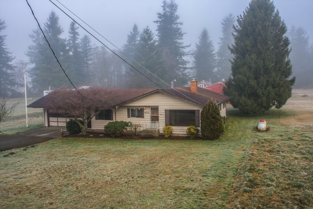 Property Photo: 402 W King Tut Rd WA 98226