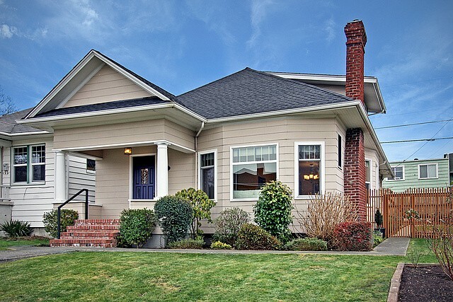 Property Photo:  1227 Rucker Ave  WA 98201 