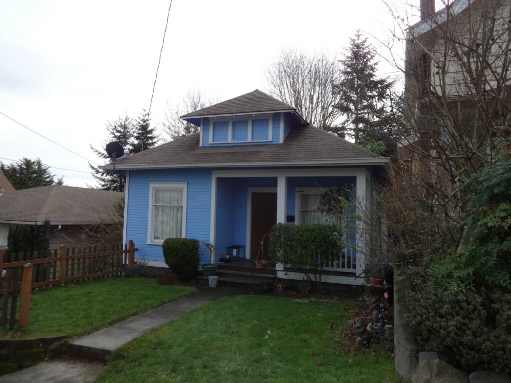 Property Photo:  507 N 72nd St  WA 98103 