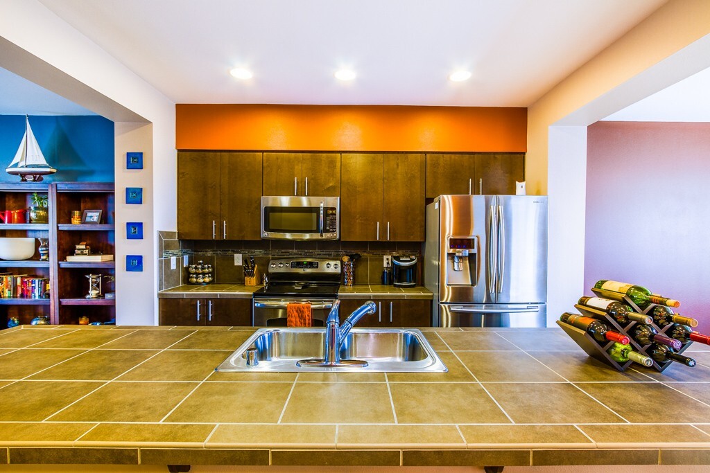 Property Photo: 15720 Manor Way H2 WA 98087