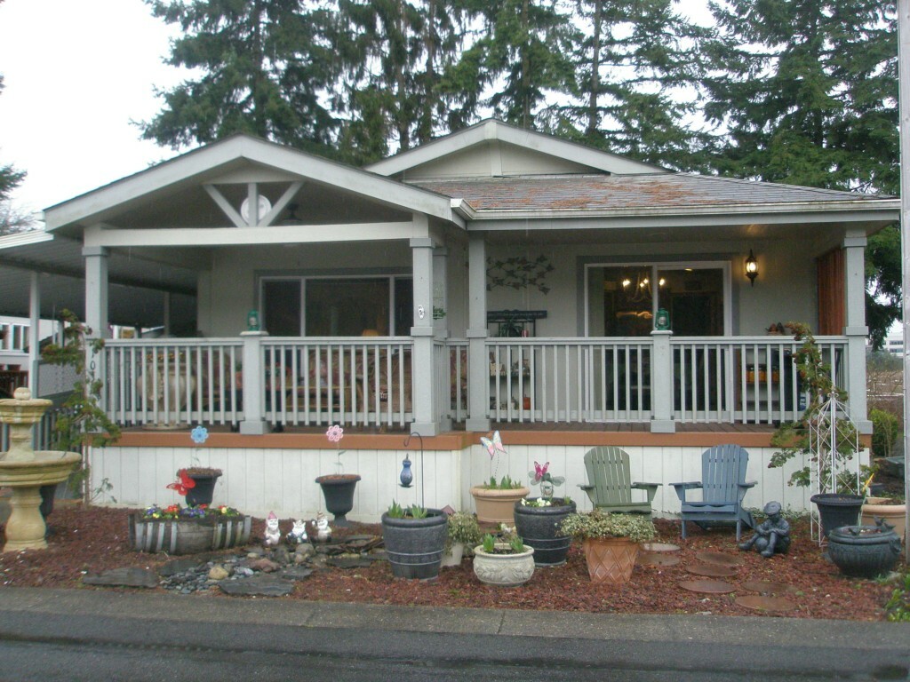 Property Photo:  18425 NE 95th Street 103  WA 98052 