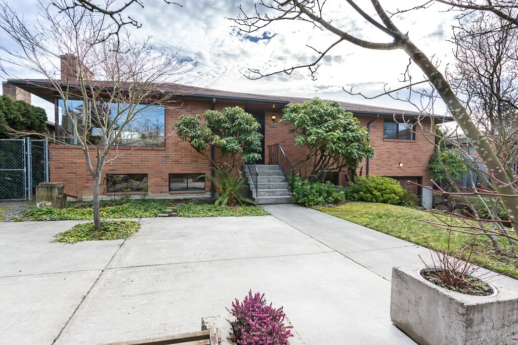 Property Photo:  4239 S Frontenac Street  WA 98118 