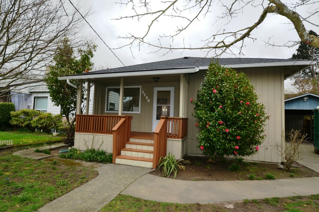 Property Photo:  3268 42nd Ave SW  WA 98116 