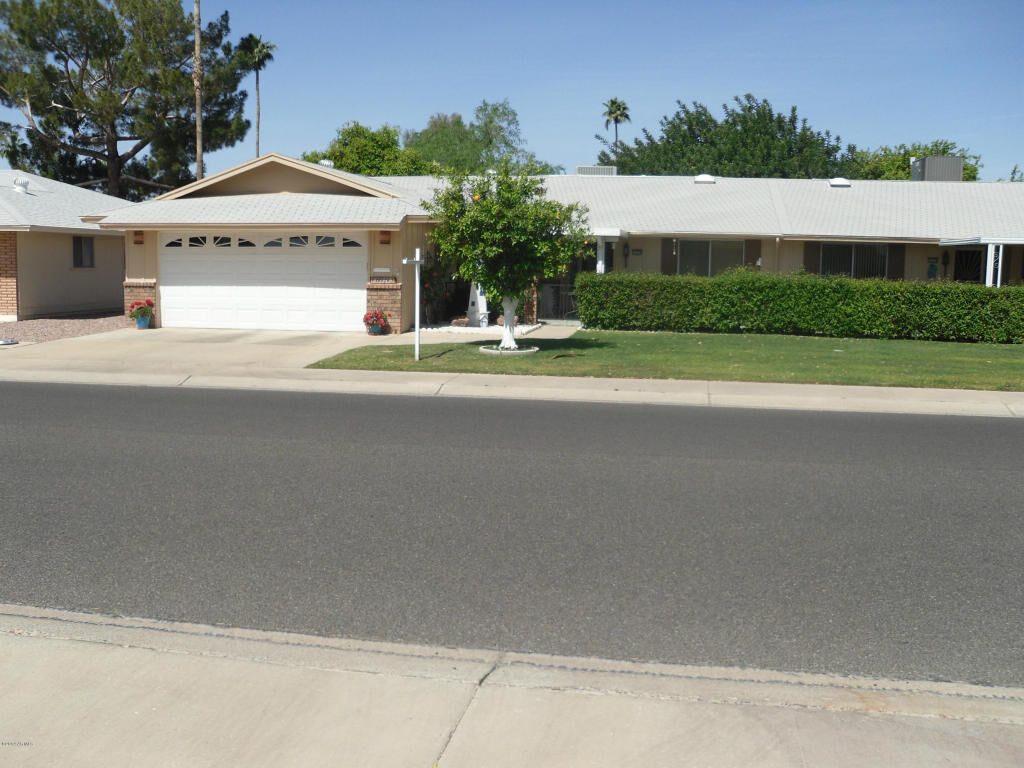 Property Photo:  10426 W Prairie Hills Circle  AZ 85351 